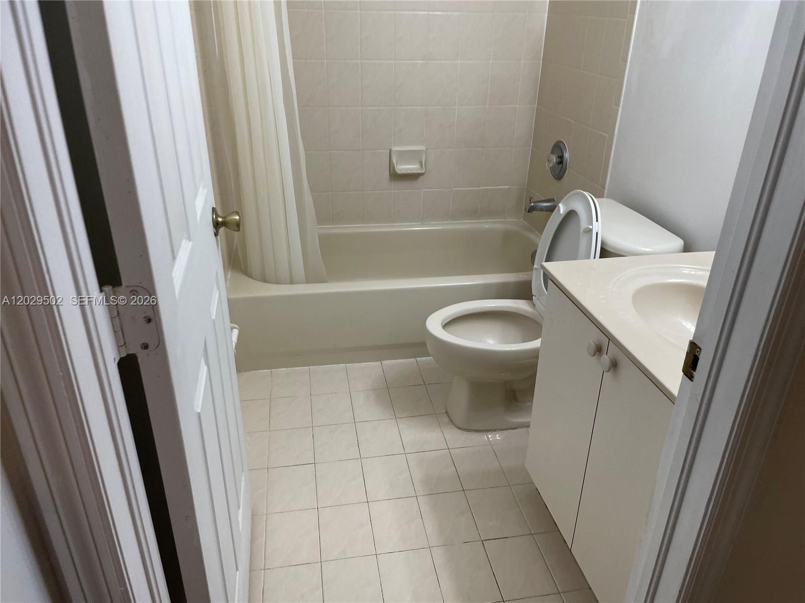 7980 S Southwood Circle 0 Property Photo 18
