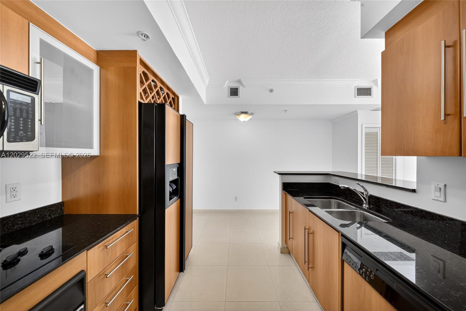 325 S Biscayne Boulevard 2219 Property Photo 6