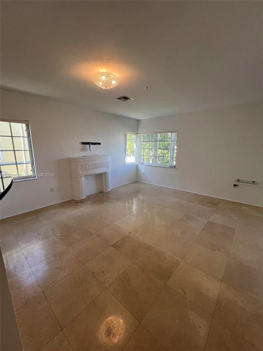 600 Euclid Avenue 5a Property Photo 5