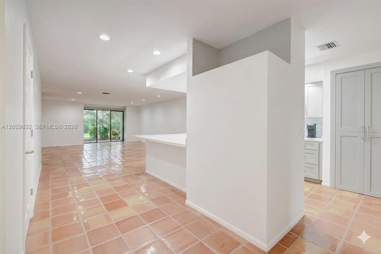 5375 10th Fairway Drive 2 Property Photo 3