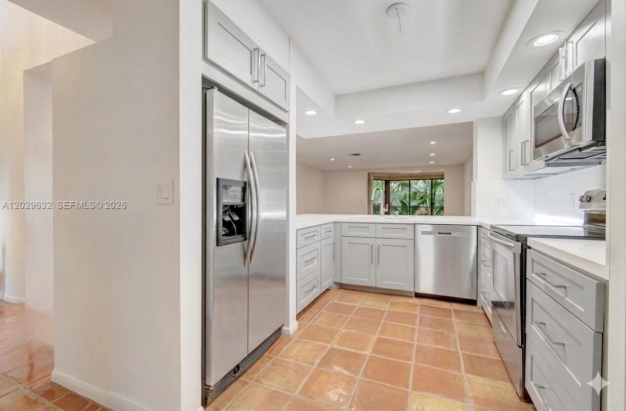 5375 10th Fairway Drive 2 Property Photo 4
