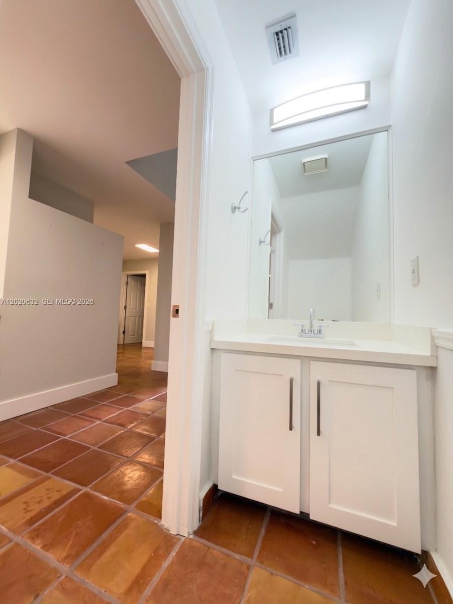 5375 10th Fairway Drive 2 Property Photo 7