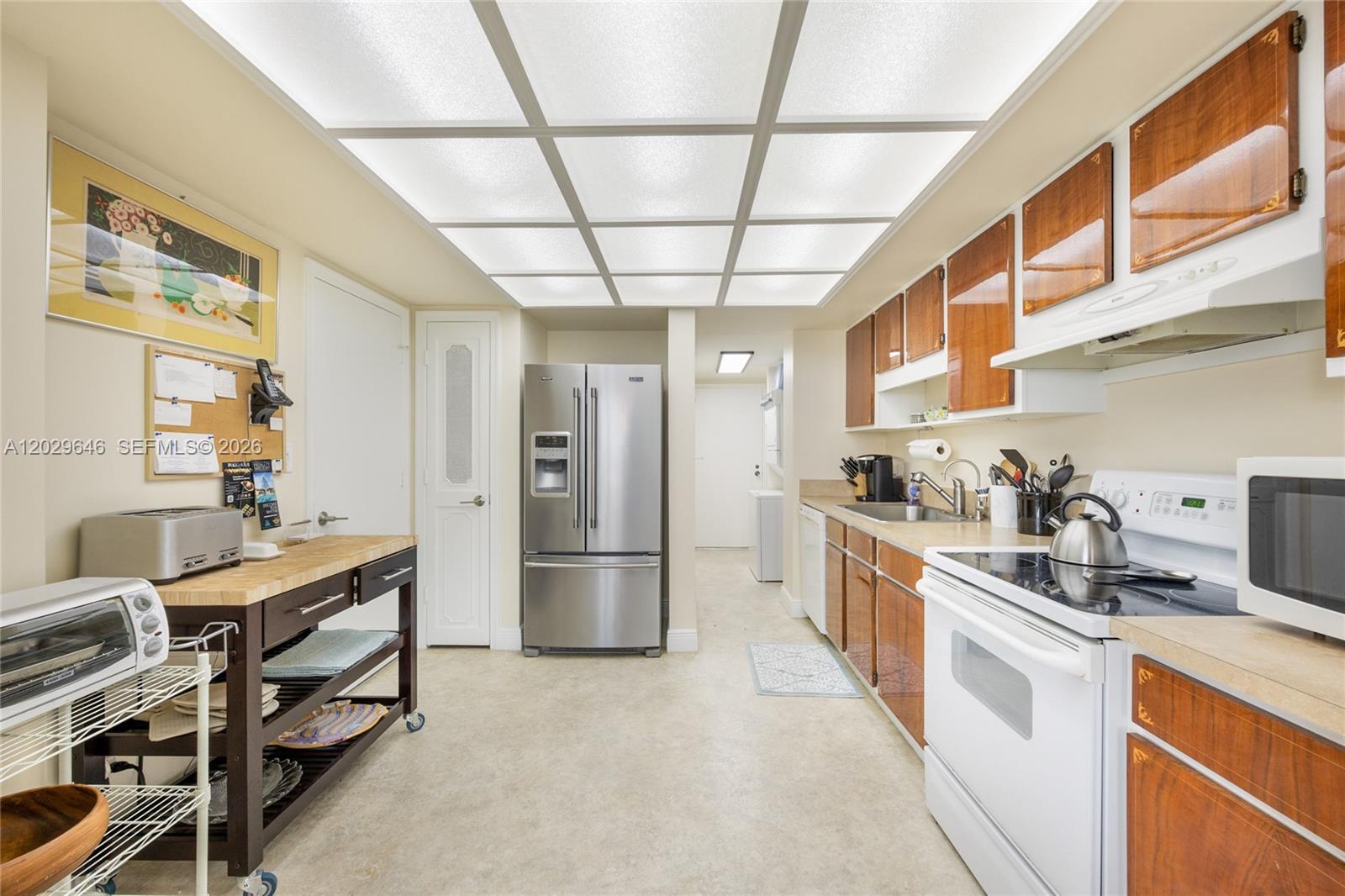 2200 S Ocean Lane 808 Property Photo 7