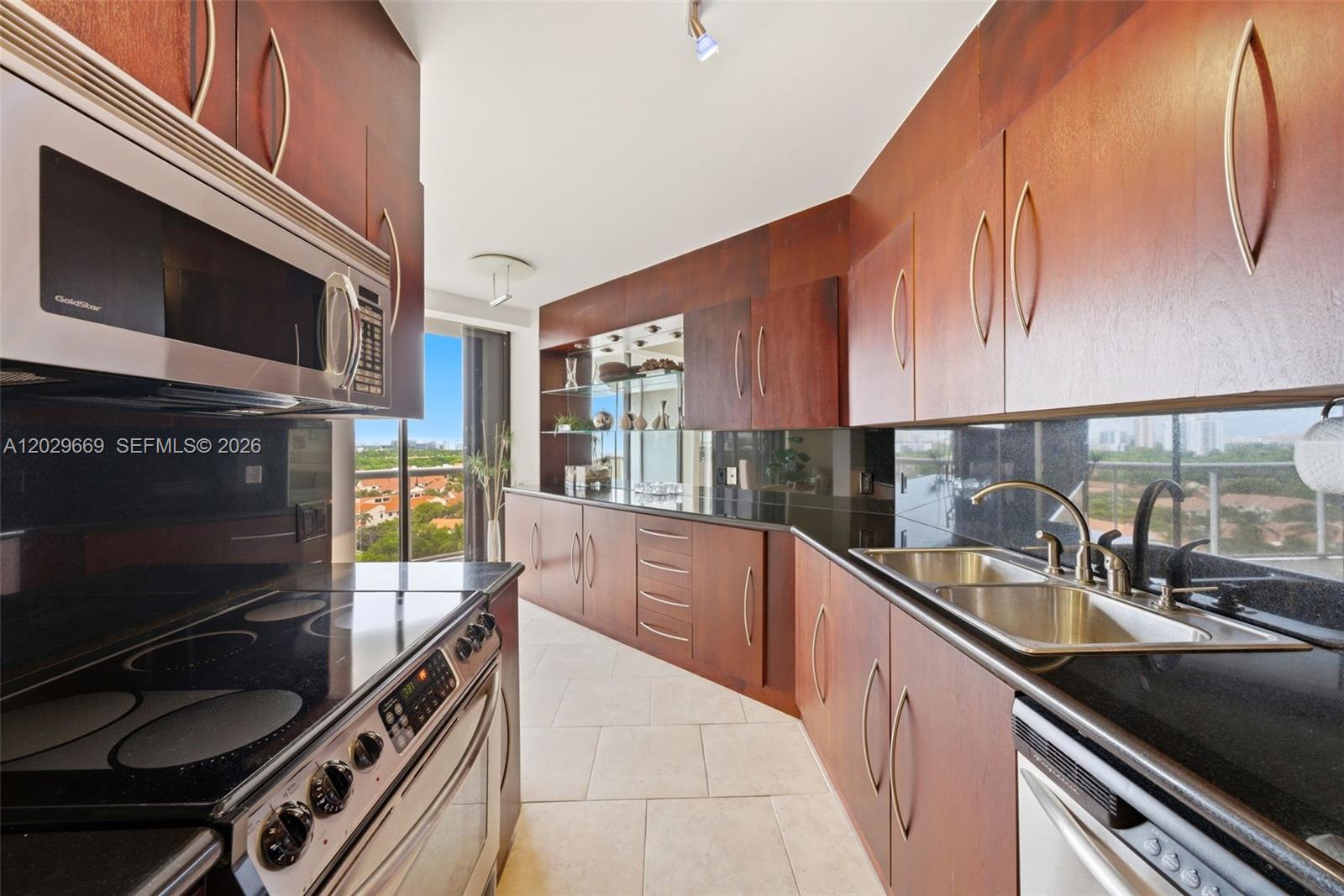 3610 Yacht Club Drive 1115 Property Photo 10