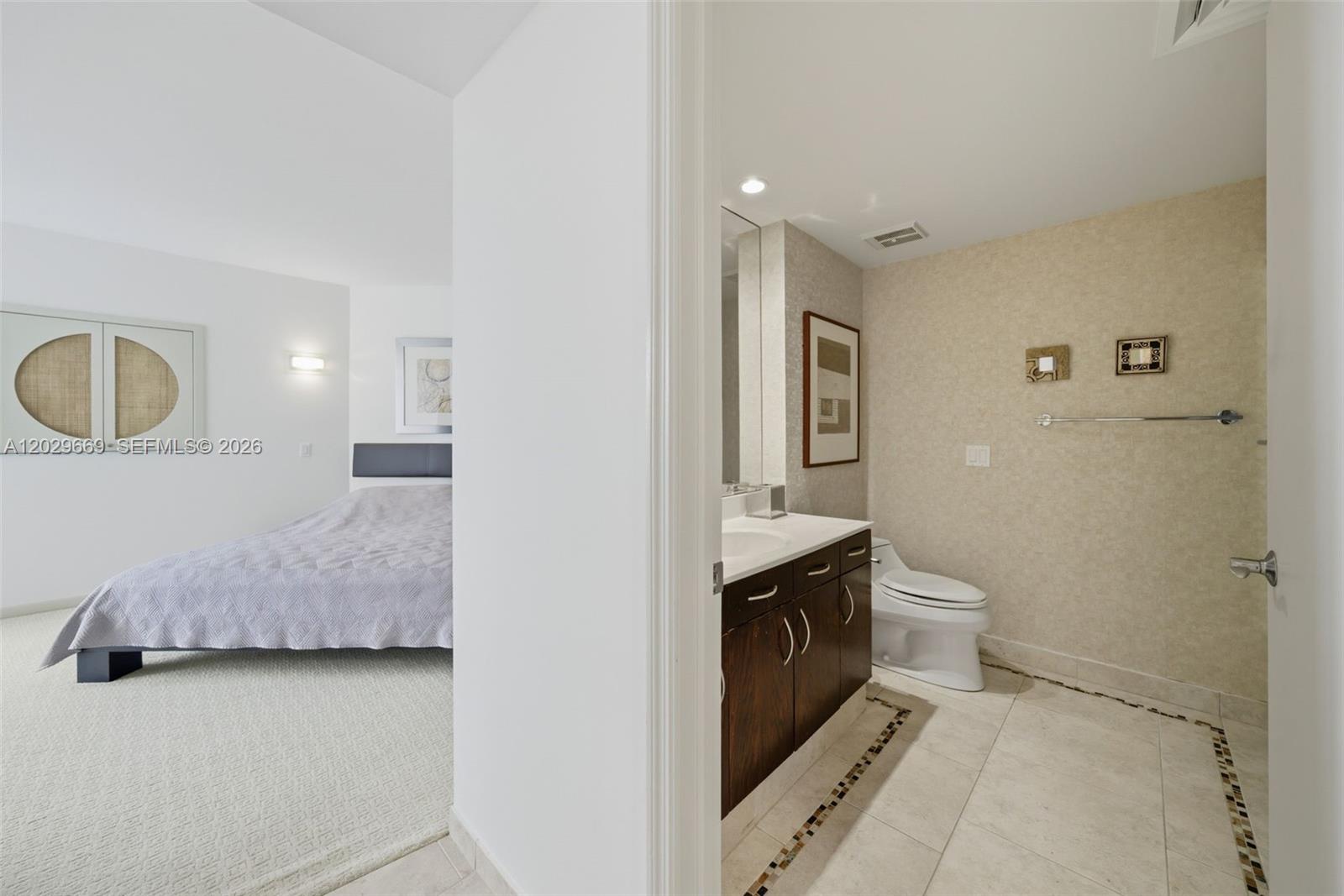 3610 Yacht Club Drive 1115 Property Photo 21