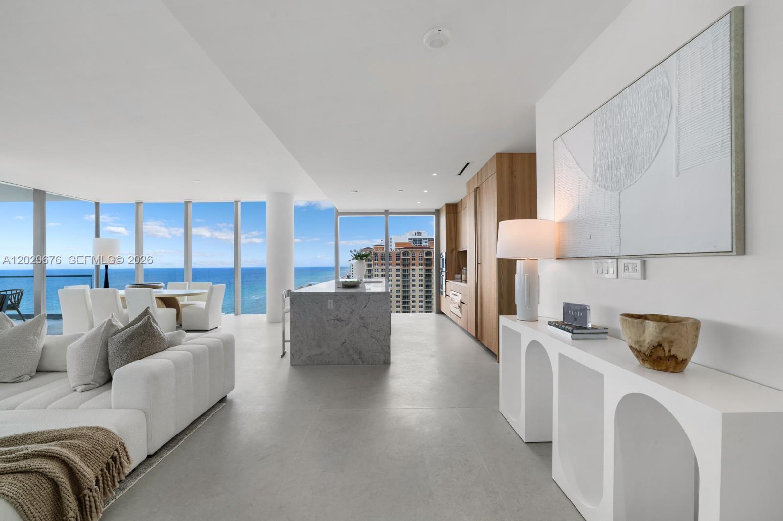 2000 S Ocean Drive 15b Property Photo 4
