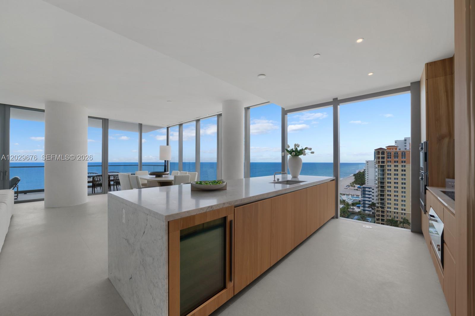2000 S Ocean Drive 15b Property Photo 7