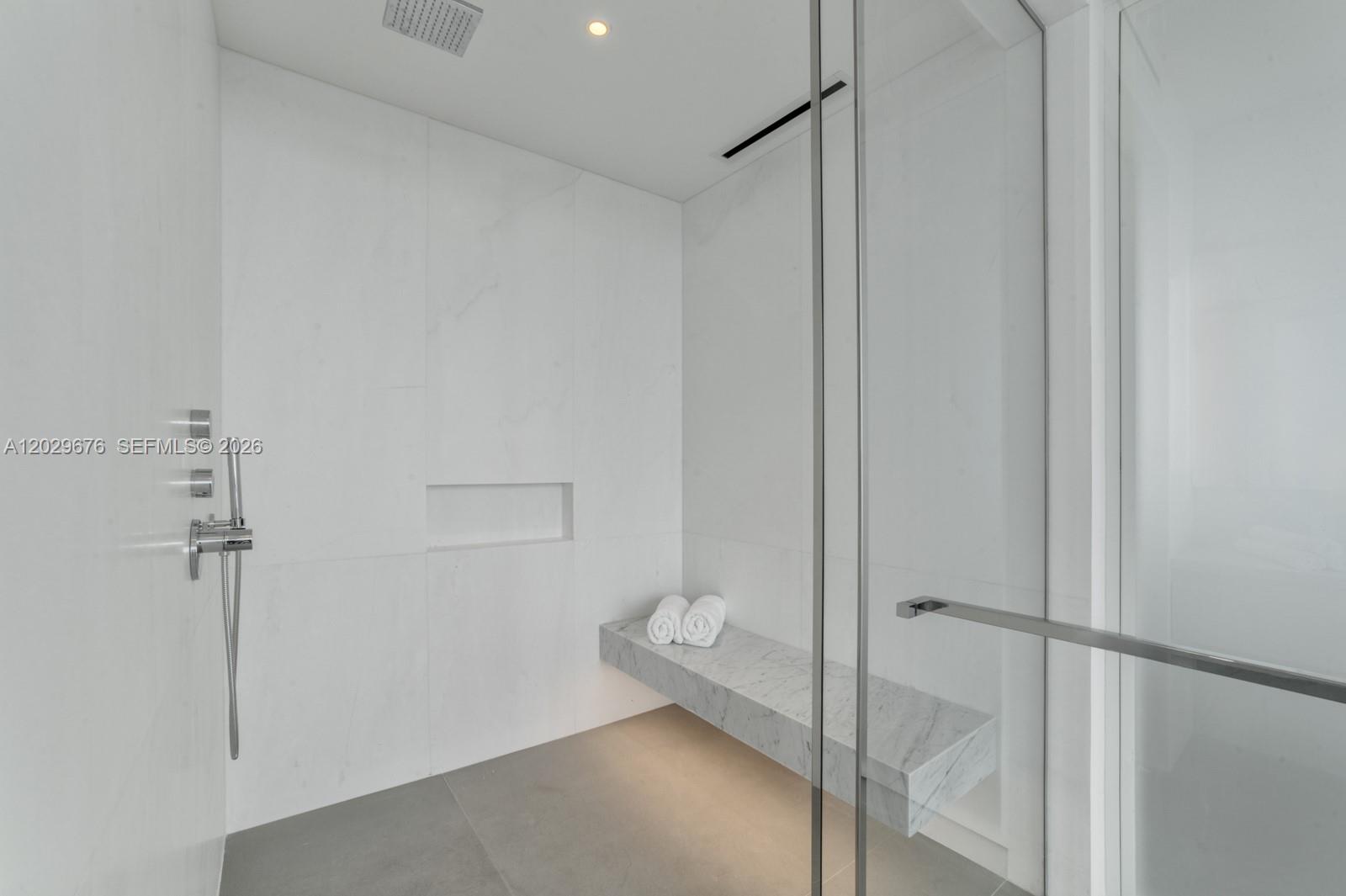 2000 S Ocean Drive 15b Property Photo 25