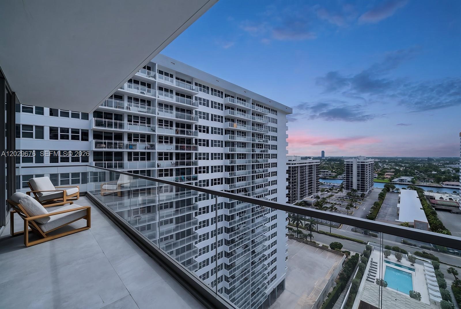 2000 S Ocean Drive 15b Property Photo 26