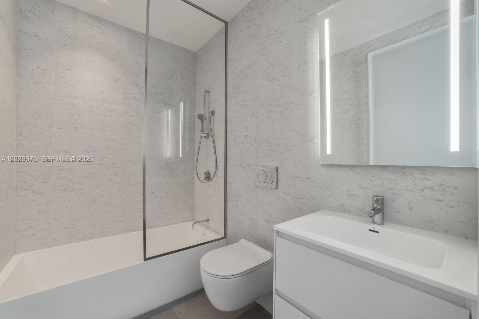 2000 S Ocean Drive 15b Property Photo 33