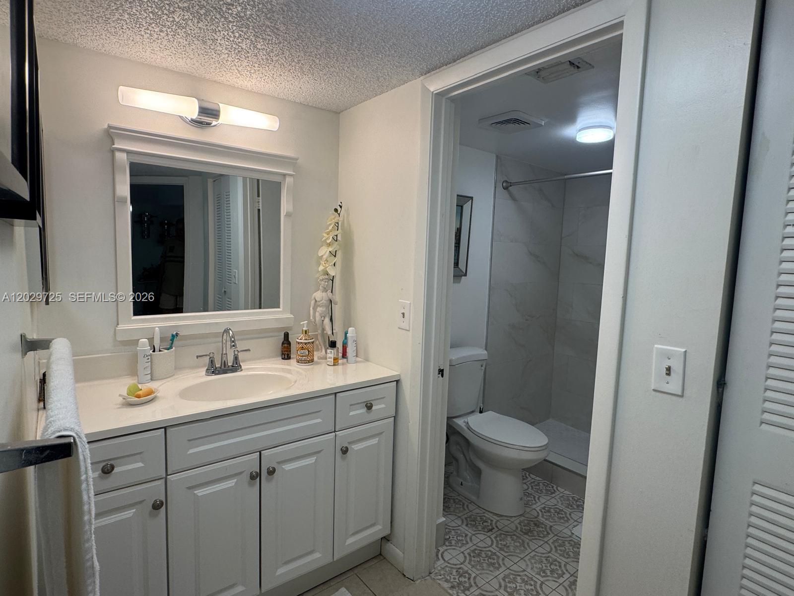 9811 Westview Drive 913 Property Photo 13