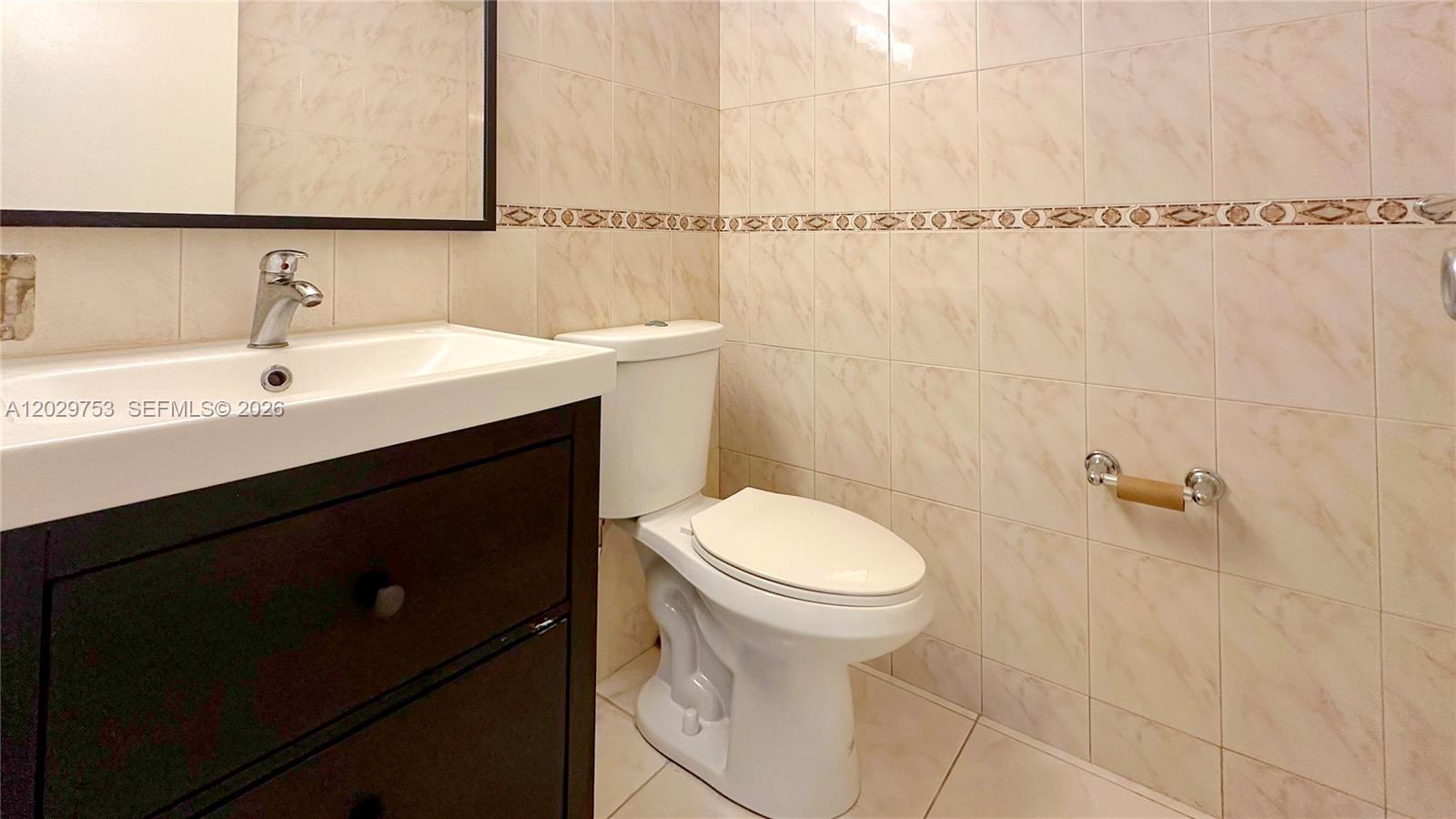 800 Parkview Drive 323 Property Photo 11