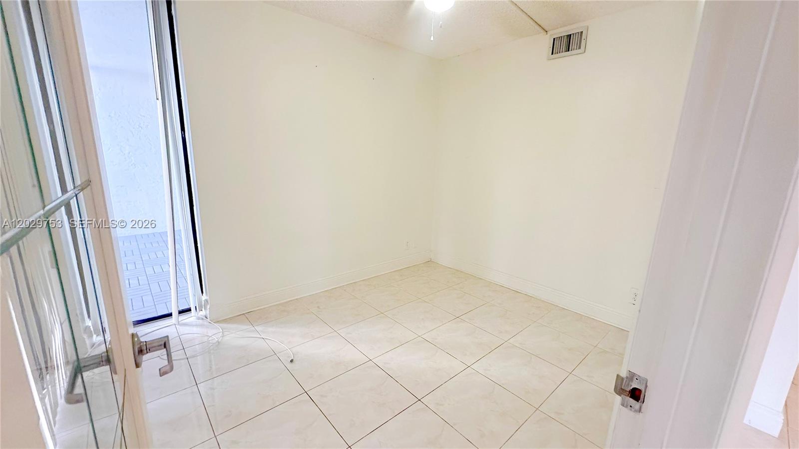 800 Parkview Drive 323 Property Photo 14
