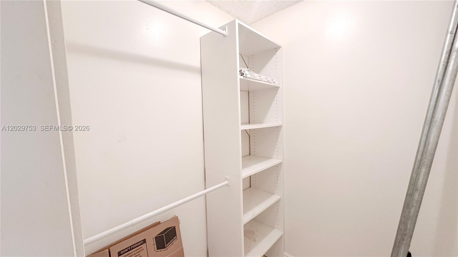 800 Parkview Drive 323 Property Photo 20
