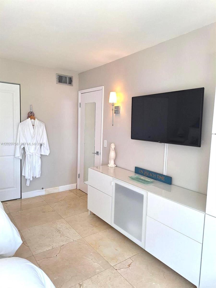 2201 S Ocean Drive 2001 Property Photo 16