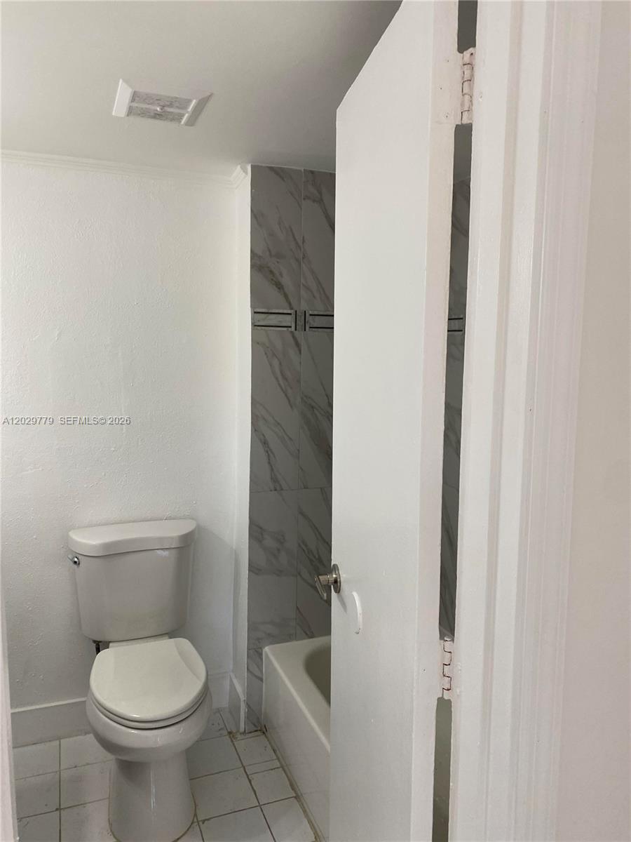 4670 Nw 79th Avenue 1h Property Photo 4