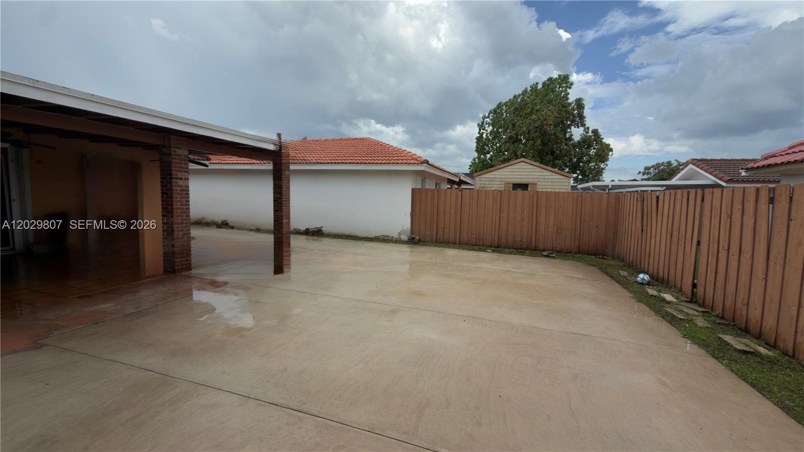 5890 Sw 147th Court Property Photo 4