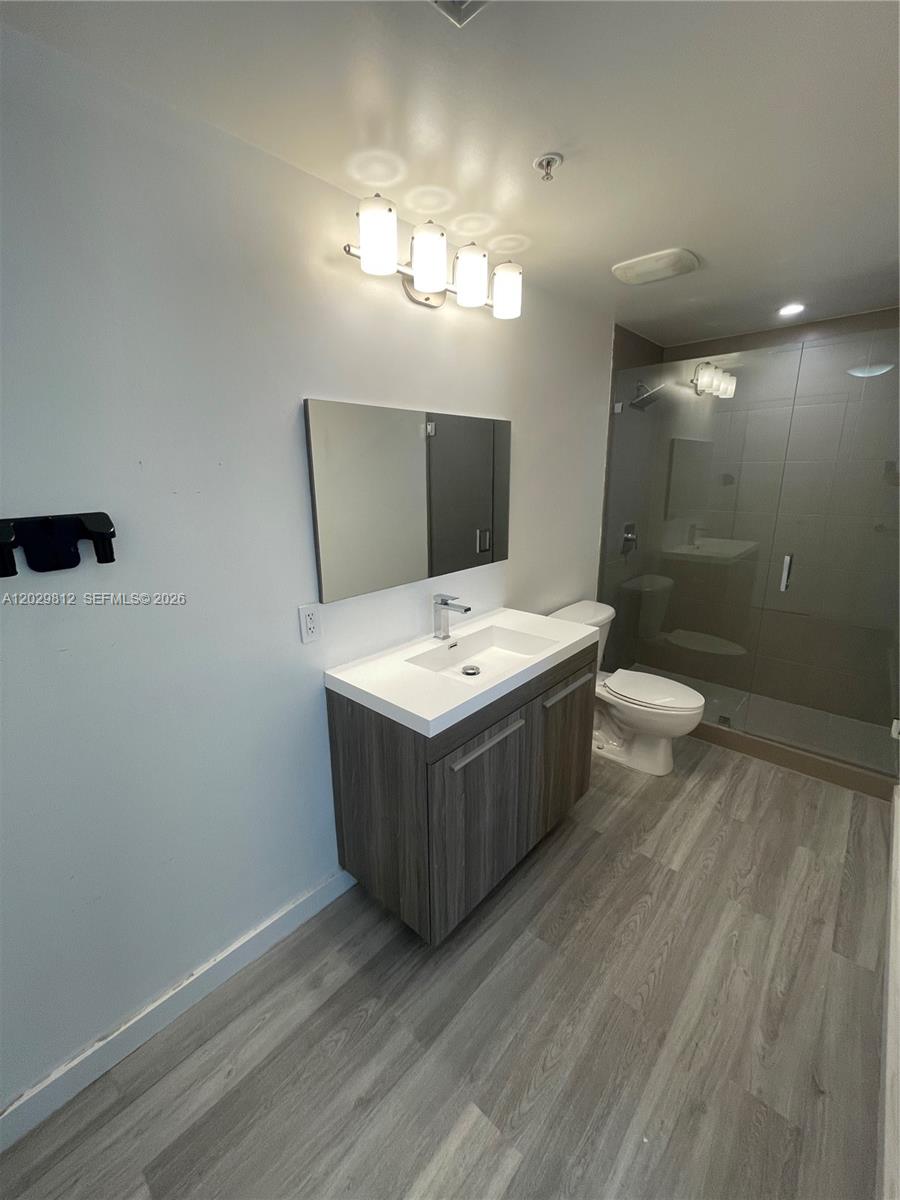 1861 S River Drive 1403 Property Photo 17