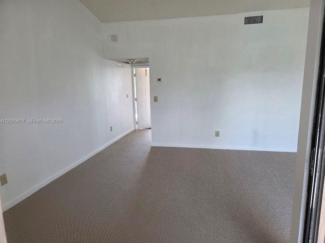 1017 Washington Circle 1017d Property Photo 5