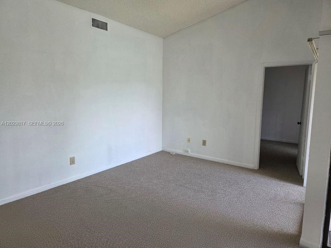 1017 Washington Circle 1017d Property Photo 6
