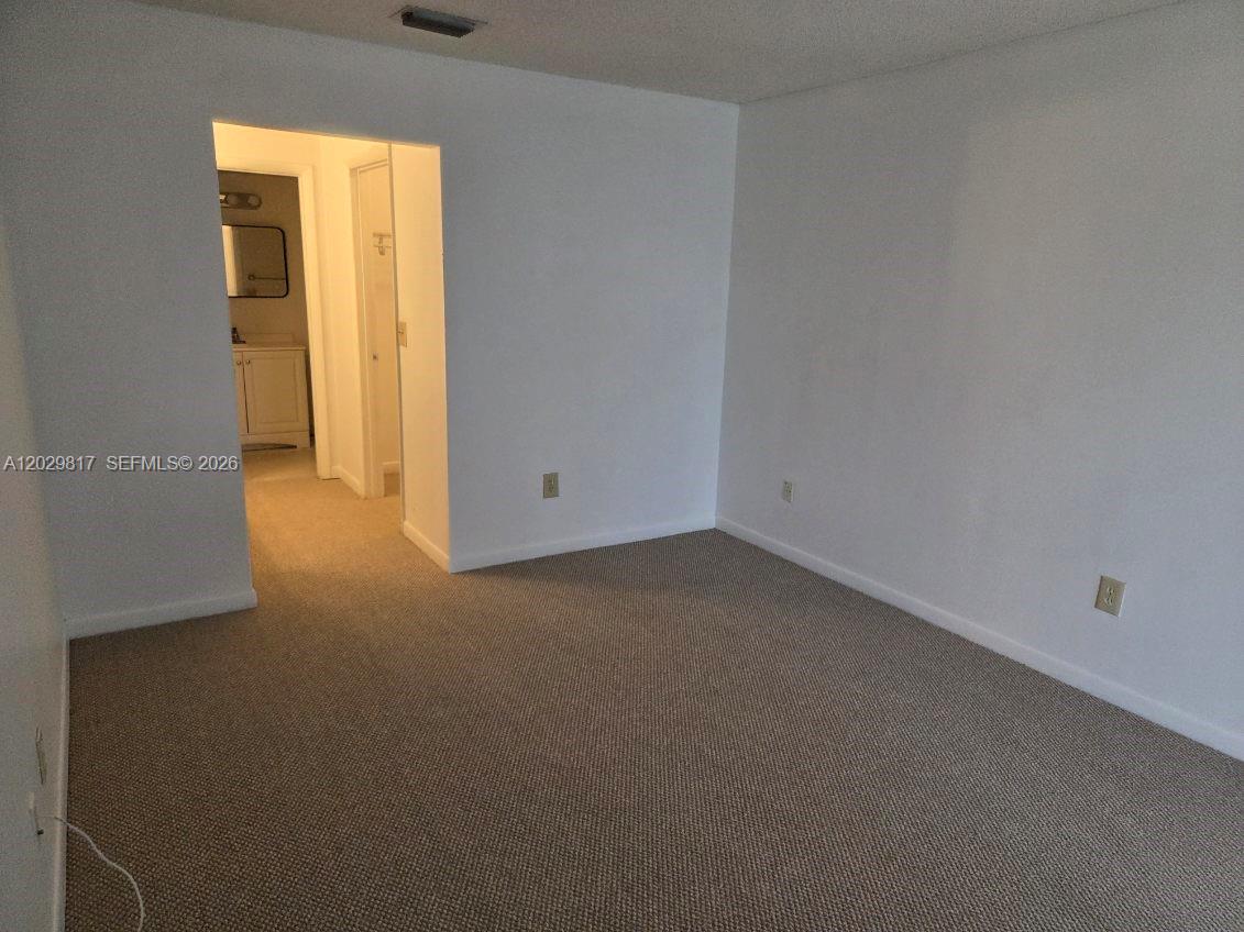 1017 Washington Circle 1017d Property Photo 7