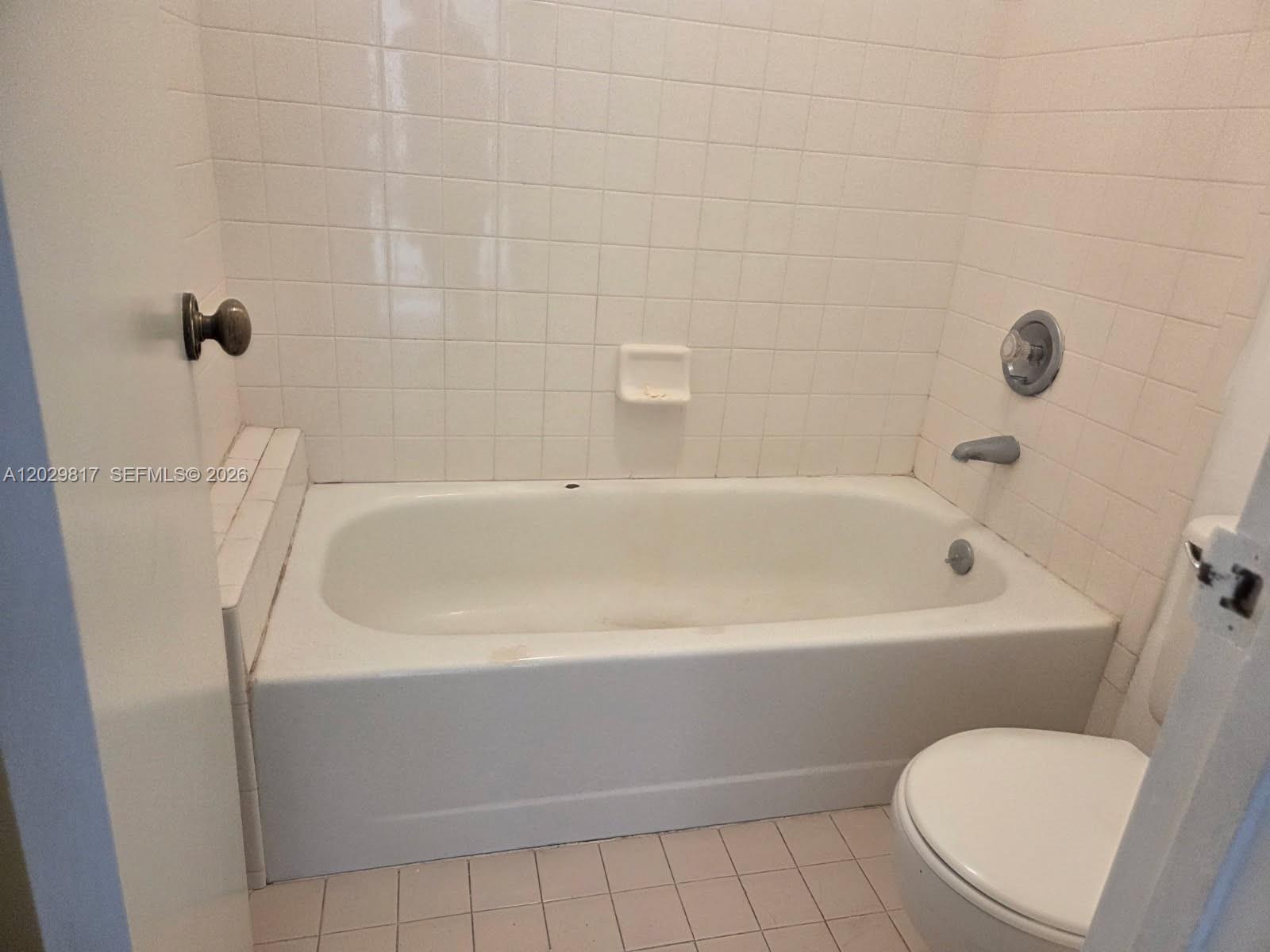 1017 Washington Circle 1017d Property Photo 10
