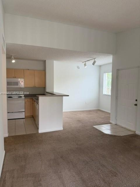 7980 N Nob Hill Road 207 Property Photo 9