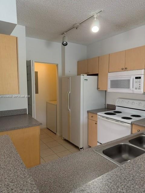 7980 N Nob Hill Road 207 Property Photo 11