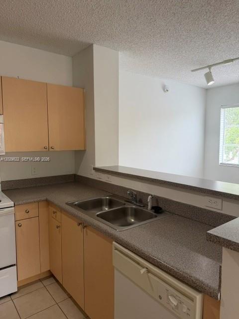 7980 N Nob Hill Road 207 Property Photo 12