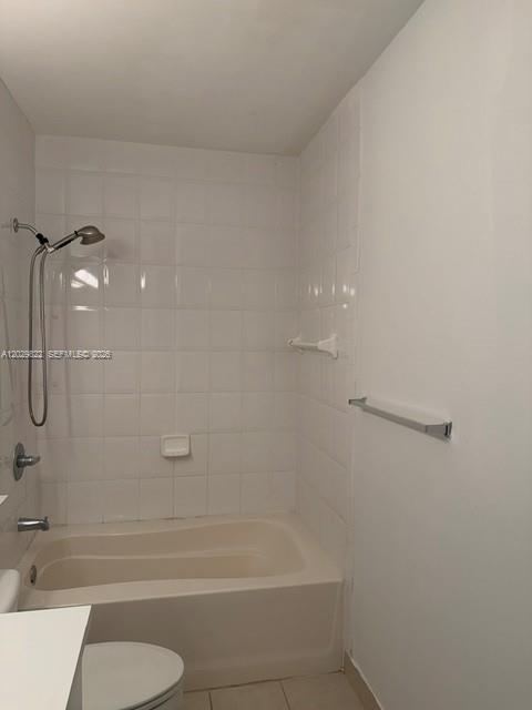 7980 N Nob Hill Road 207 Property Photo 16