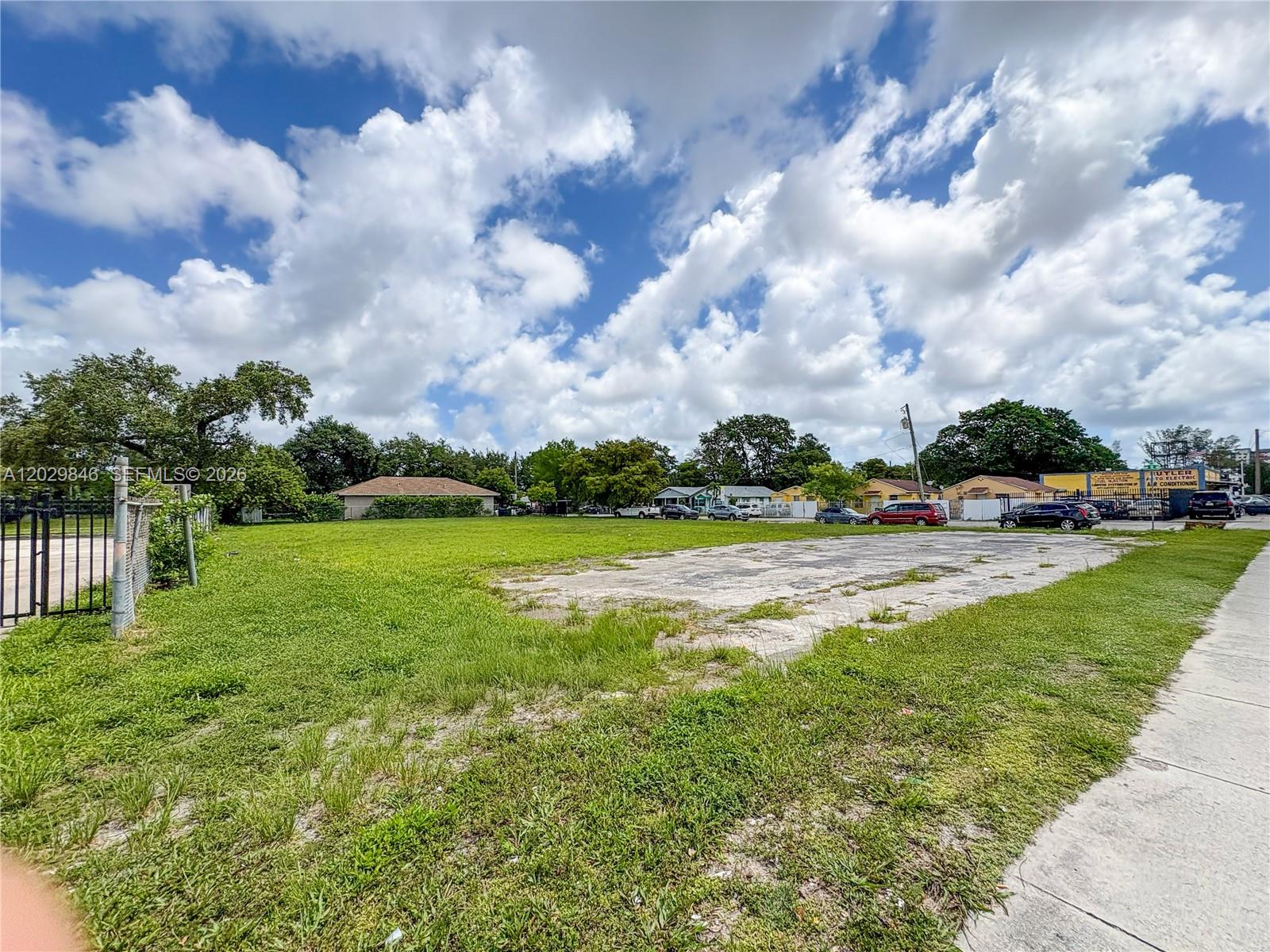 7920 Nw 11th Avenue Property Photo 6