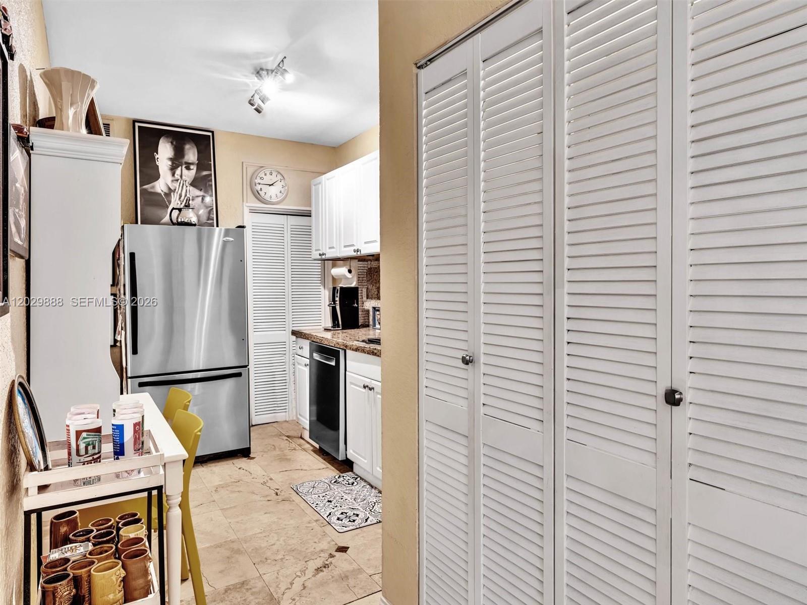 928 Euclid Avenue 2 Property Photo 6