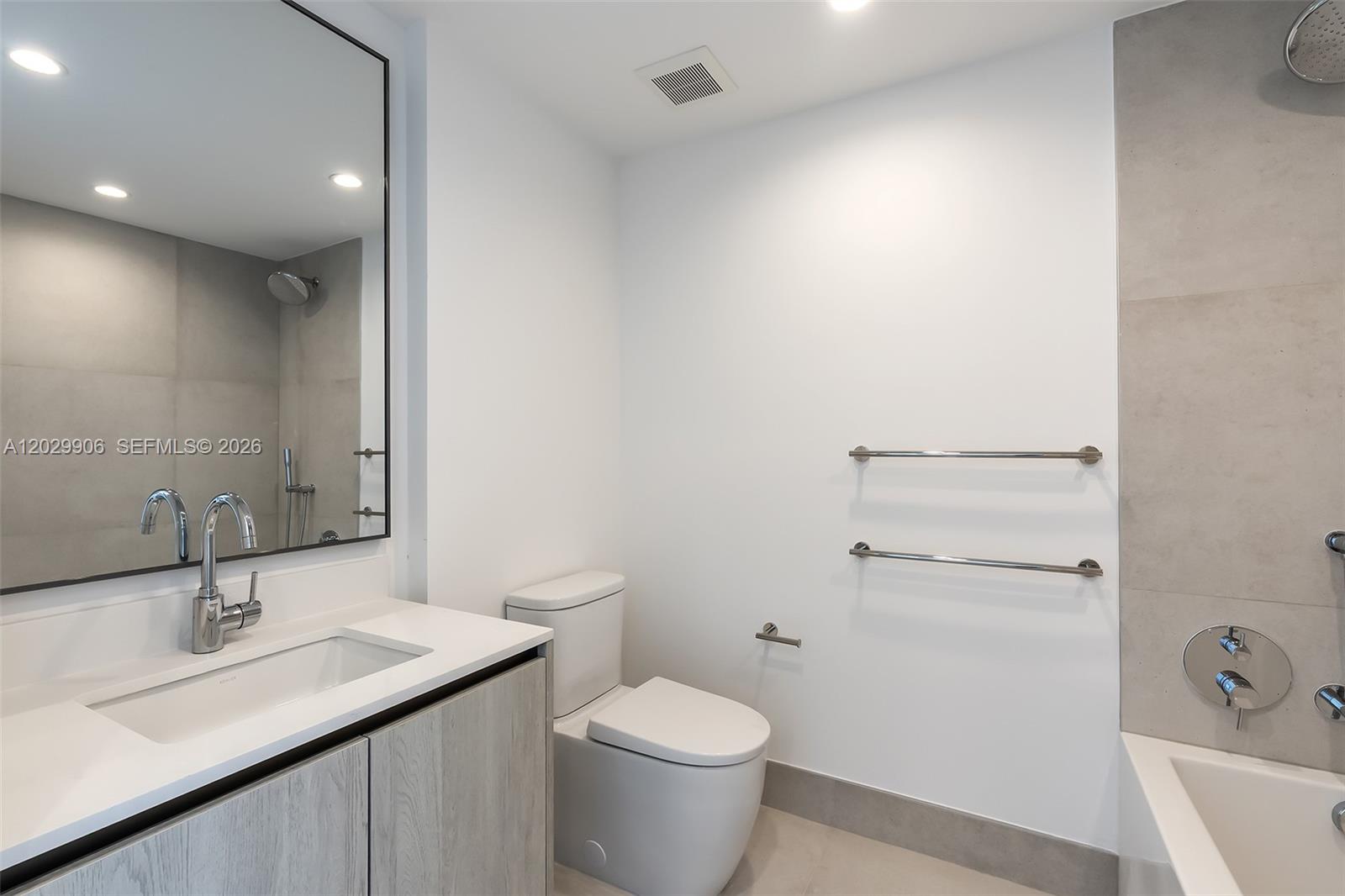 9201 E Bay Harbor Drive 603 Property Photo 24