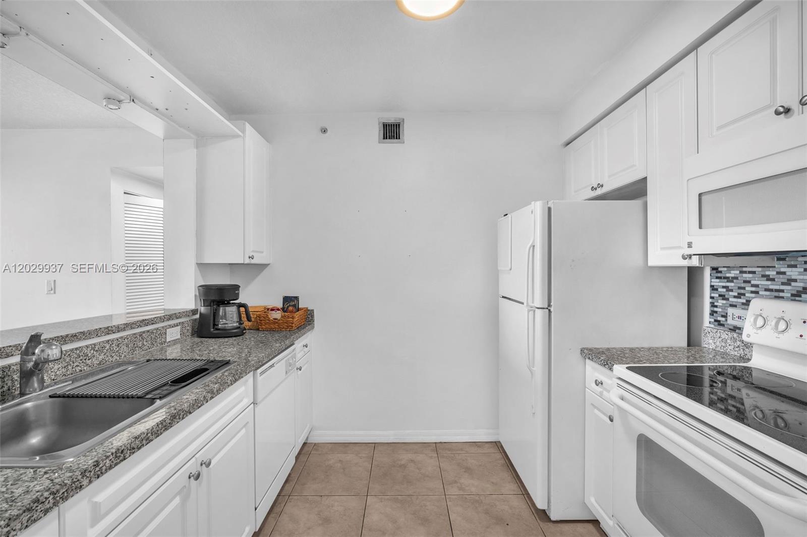 900 Sw 8th Street 1103 Property Photo 4