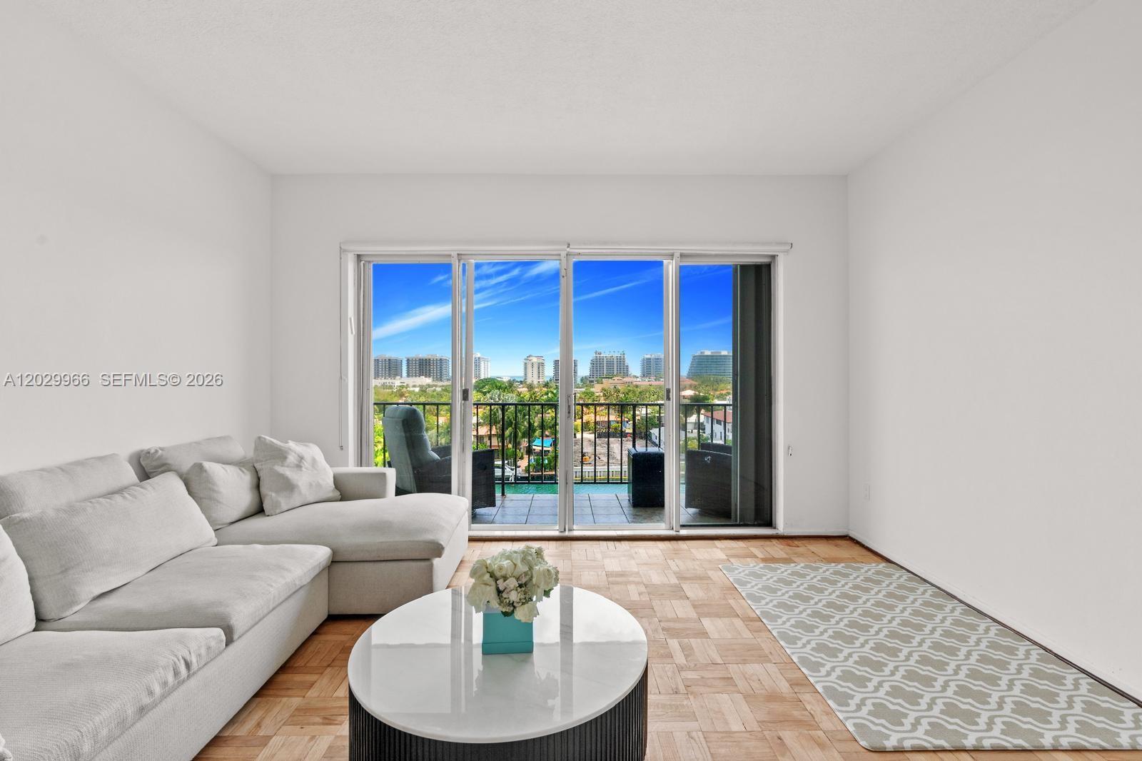 9341 E Bay Harbor Drive Ph-b Property Photo 8