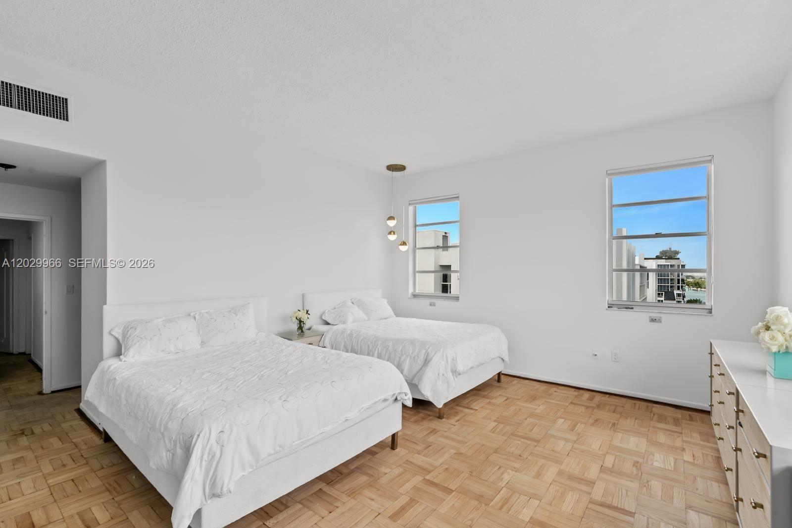 9341 E Bay Harbor Drive Ph-b Property Photo 12