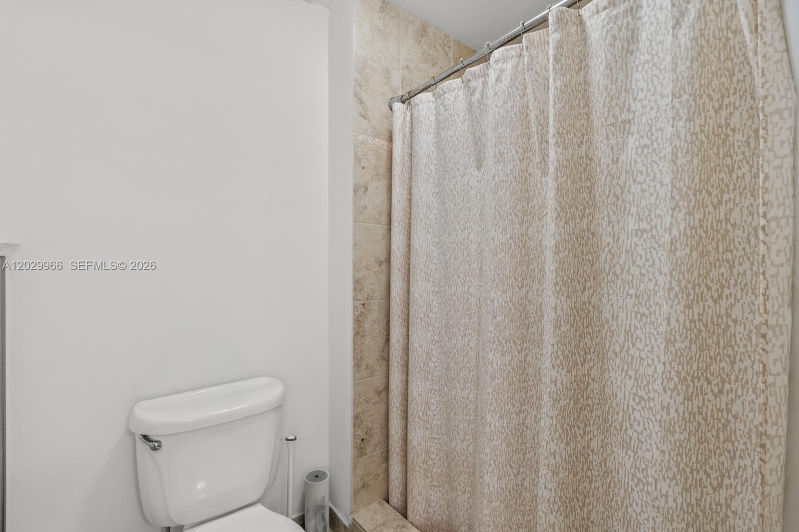 9341 E Bay Harbor Drive Ph-b Property Photo 13