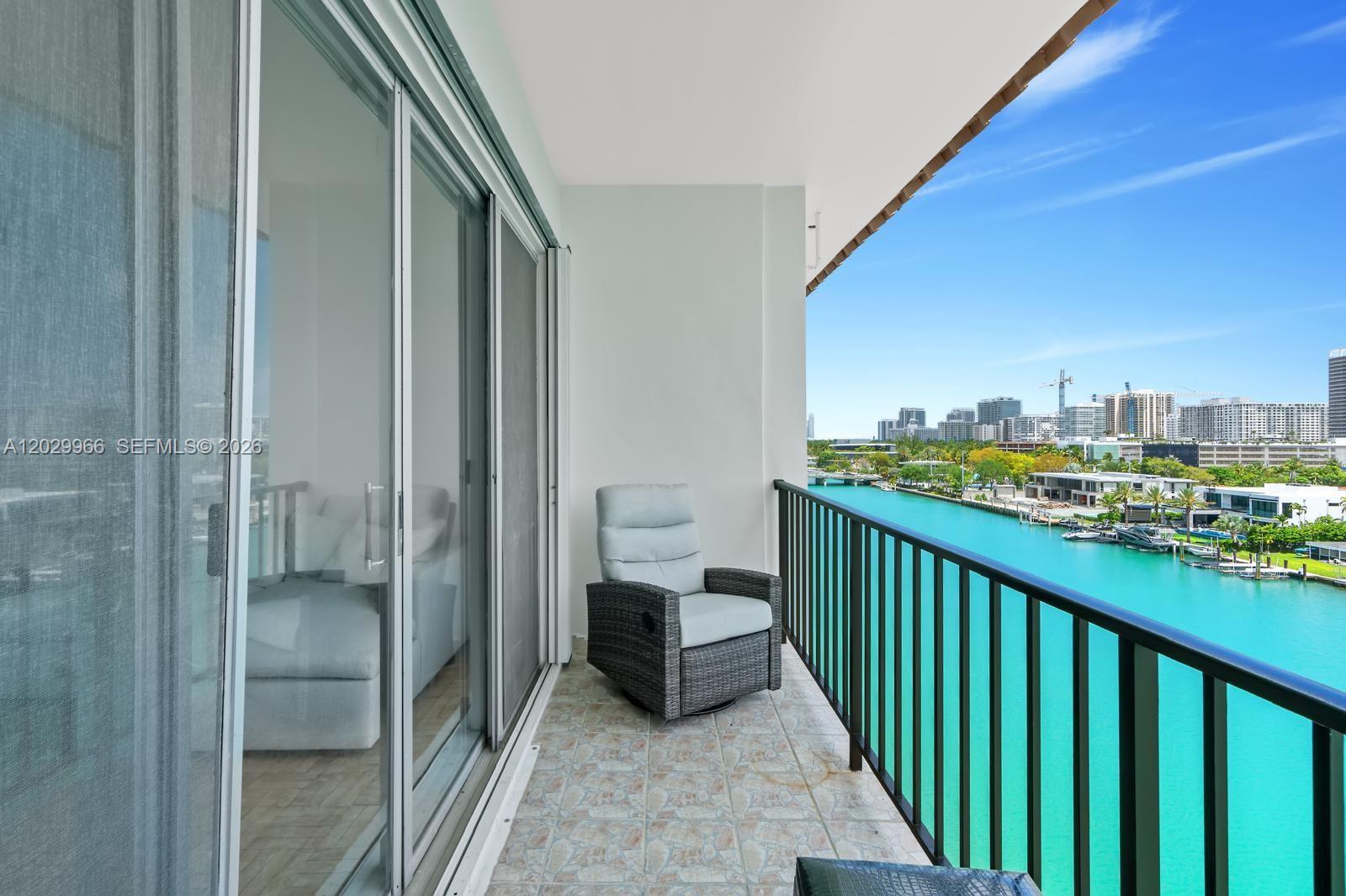 9341 E Bay Harbor Drive Ph-b Property Photo 16