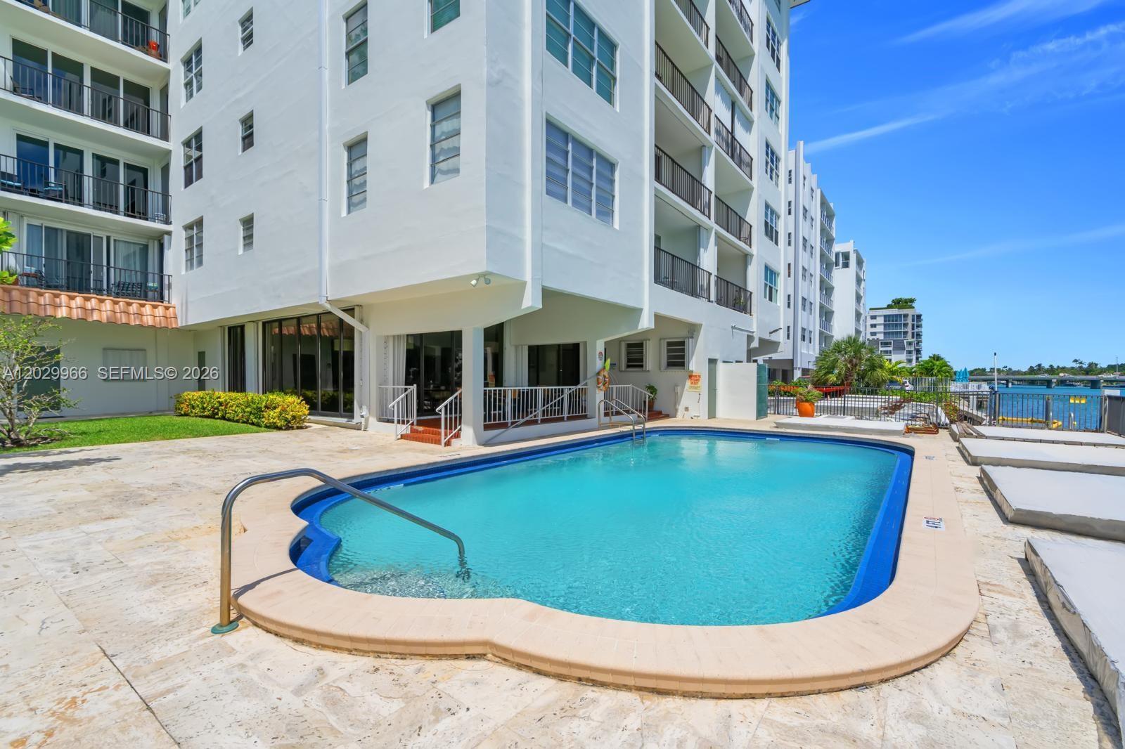 9341 E Bay Harbor Drive Ph-b Property Photo 20