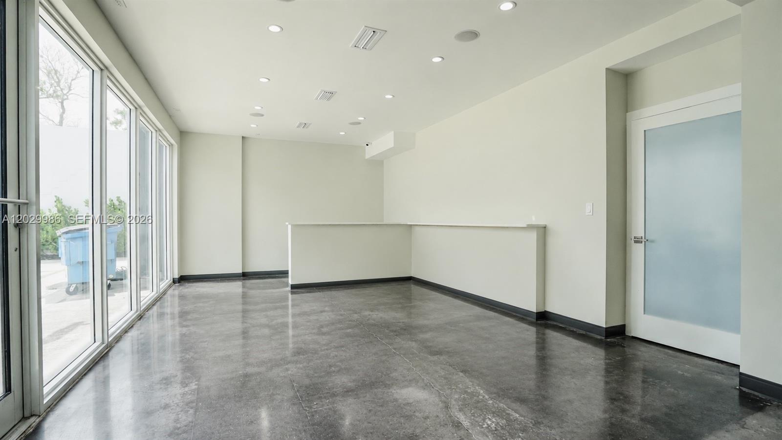 530 Nw 54th Street Property Photo 3