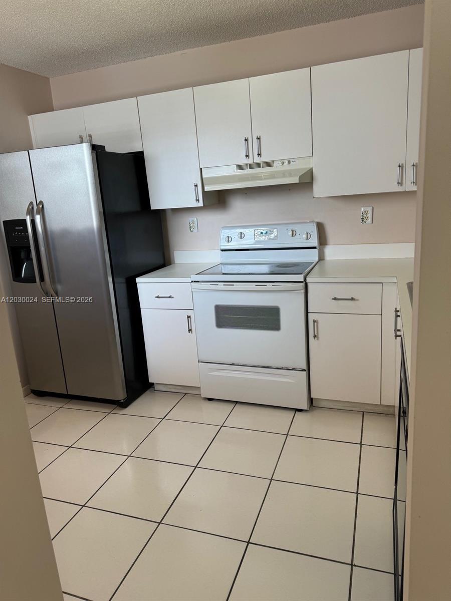 A12030024 Property Photo 2