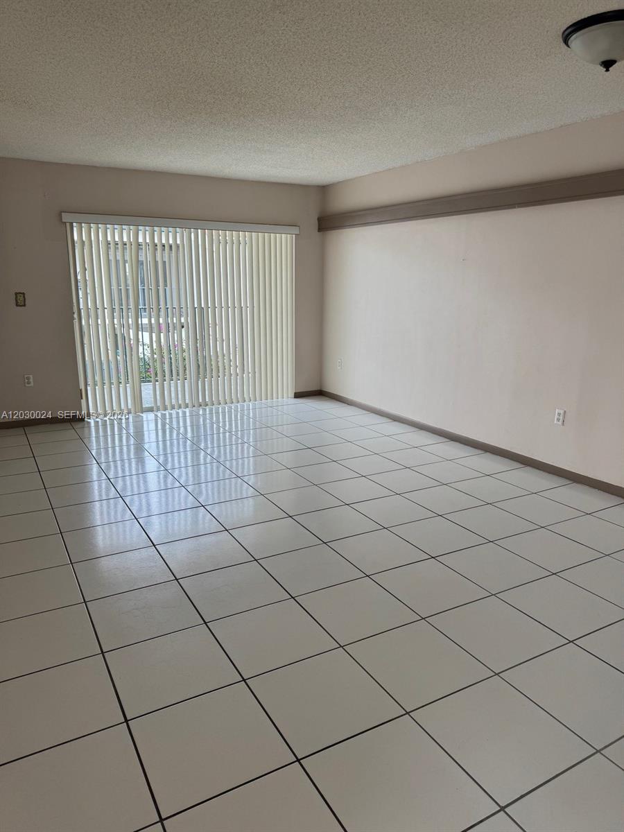 A12030024 Property Photo 5