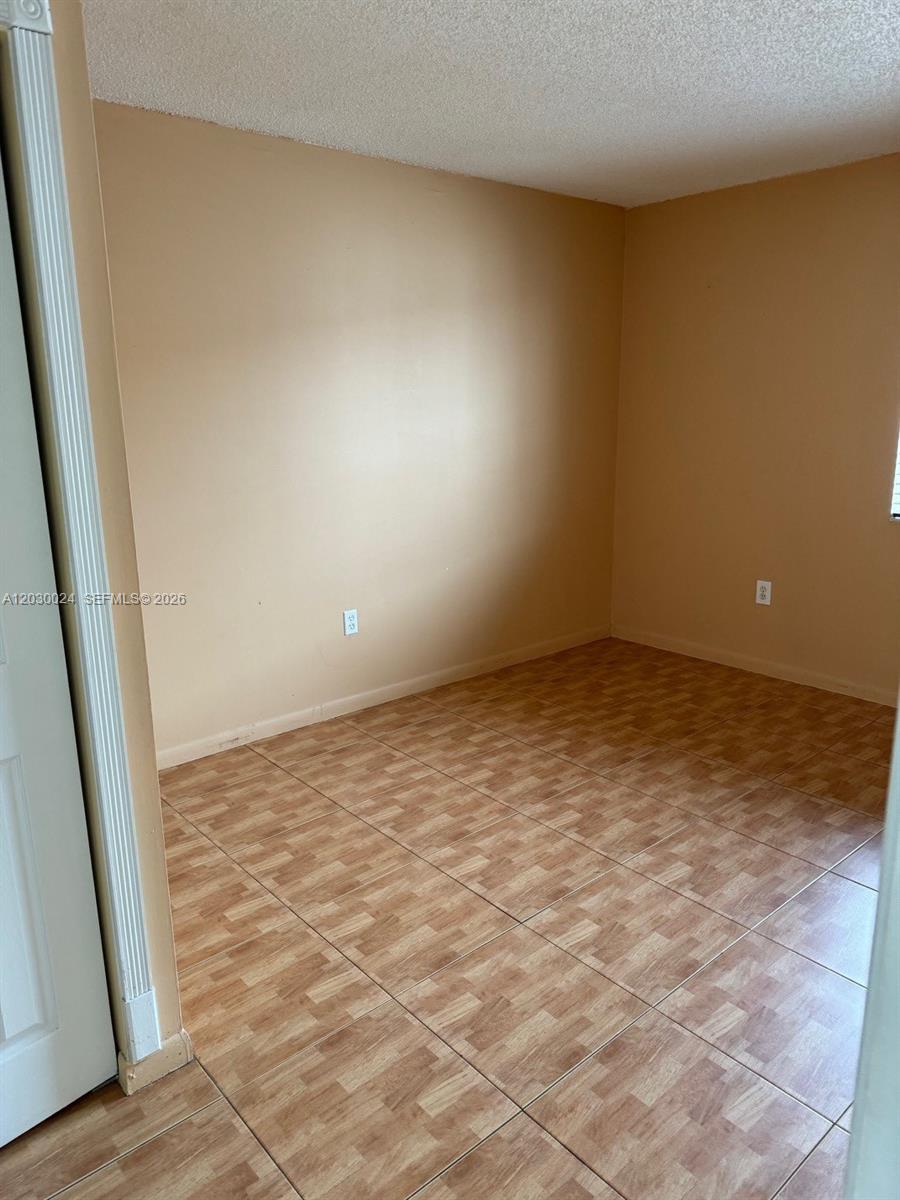A12030024 Property Photo 10