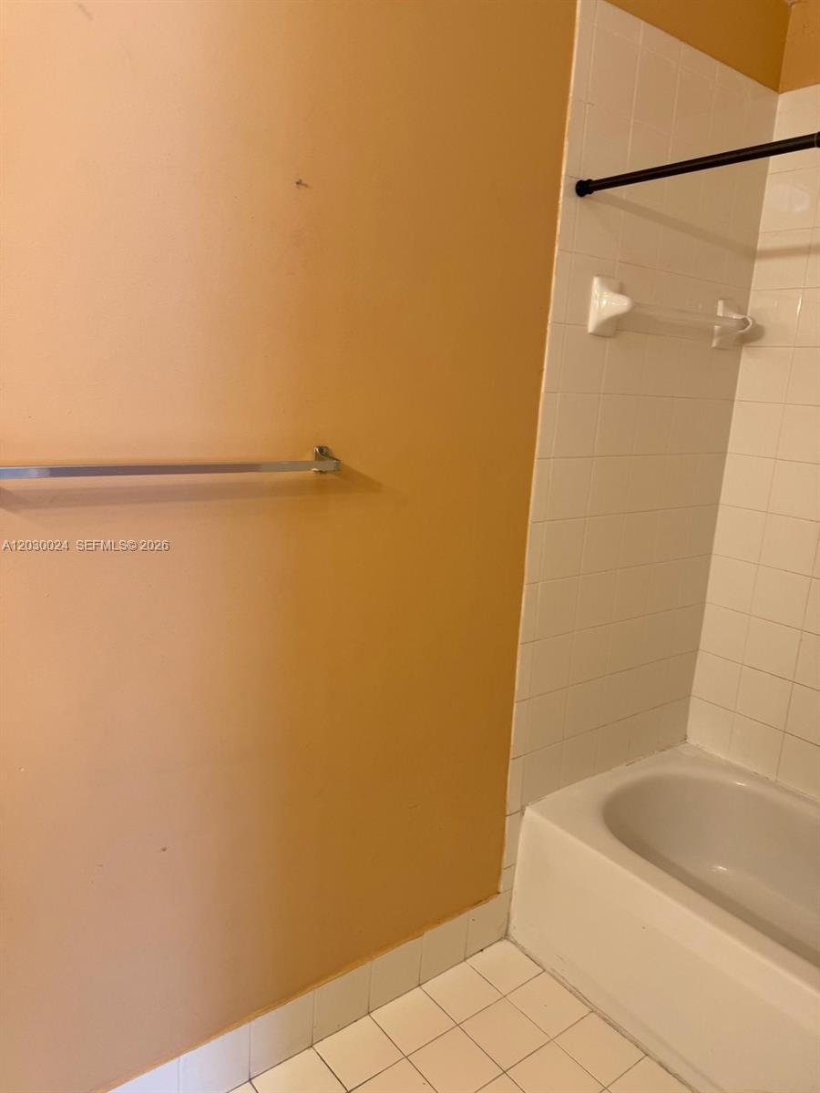 A12030024 Property Photo 12