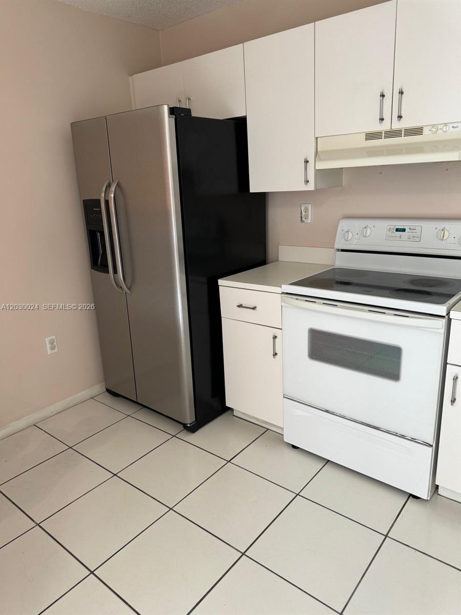 A12030024 Property Photo 18