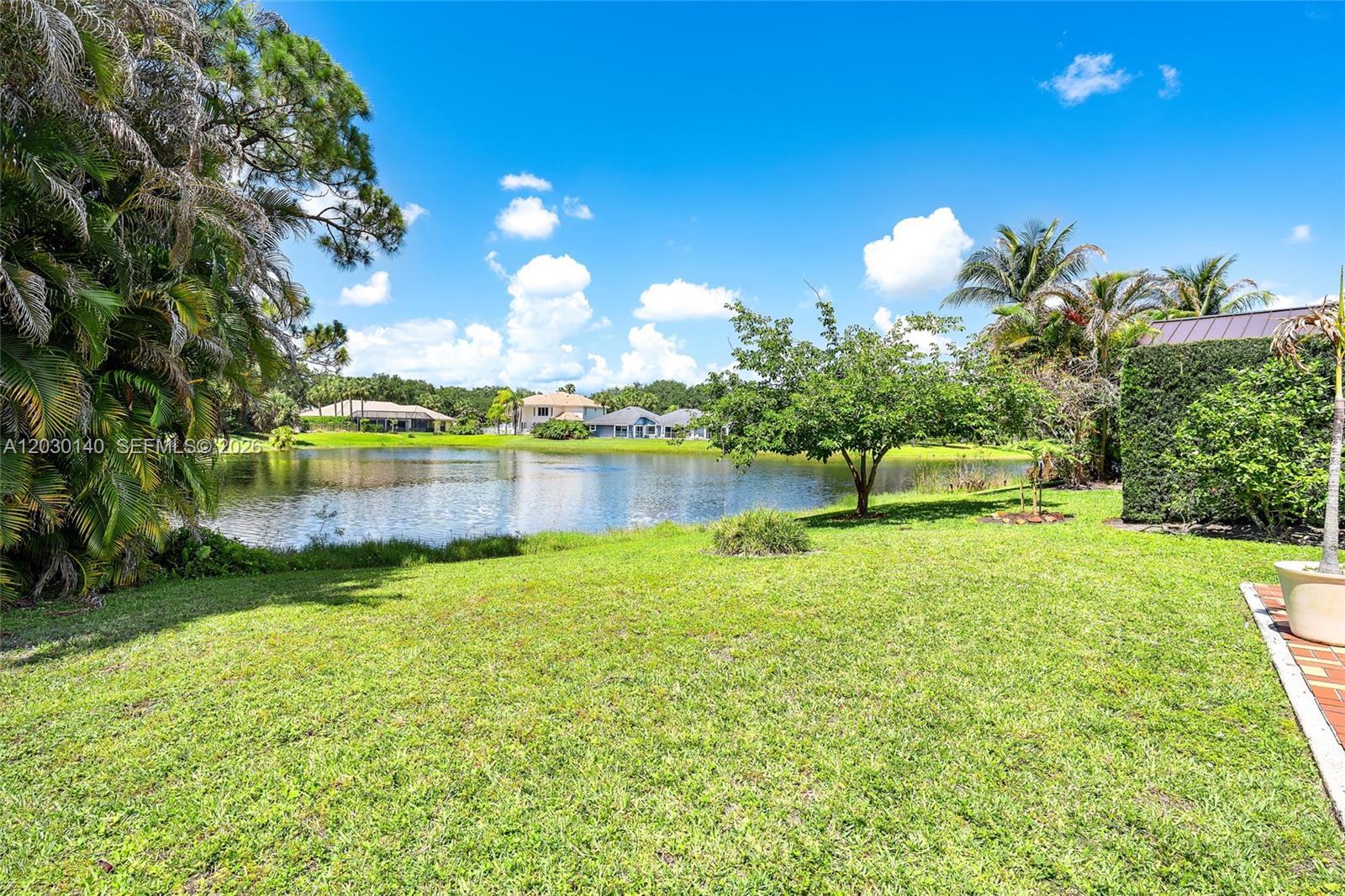 10290 Se Banyan Way Property Photo 14