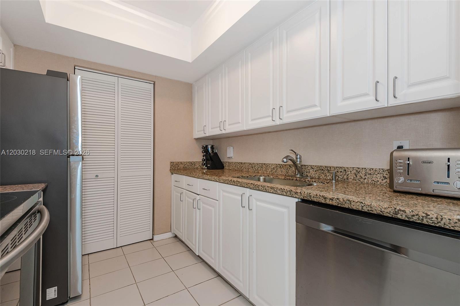 90 Alton Road 607 Property Photo 10