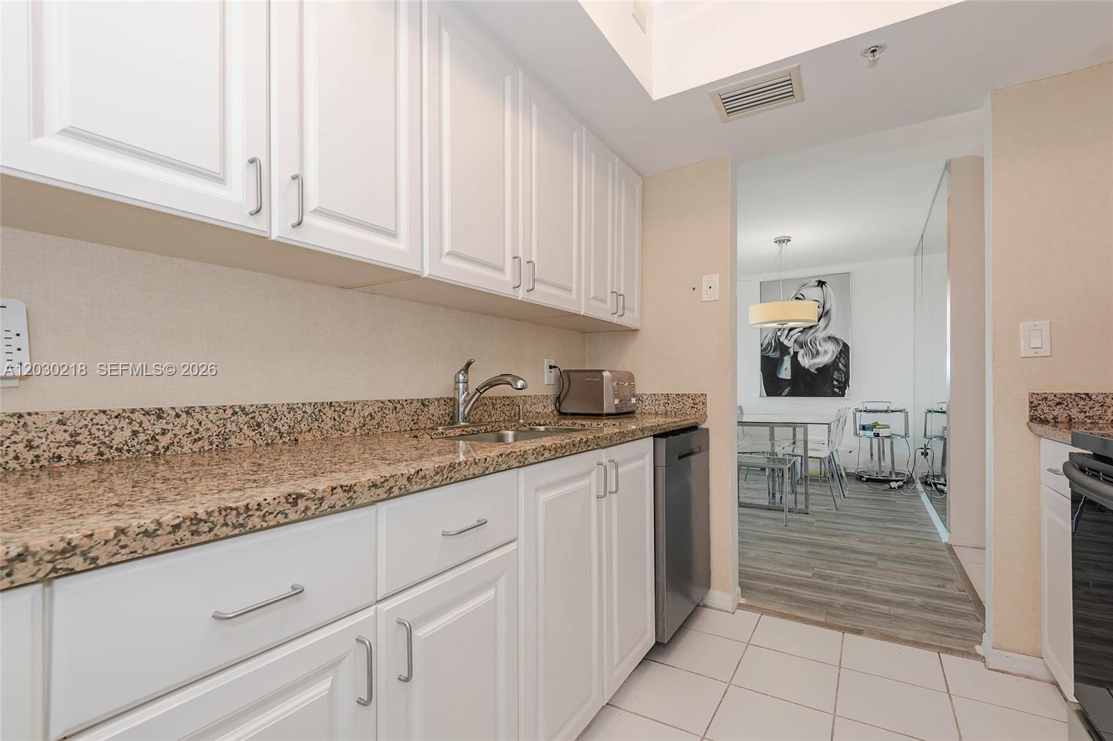 90 Alton Road 607 Property Photo 14