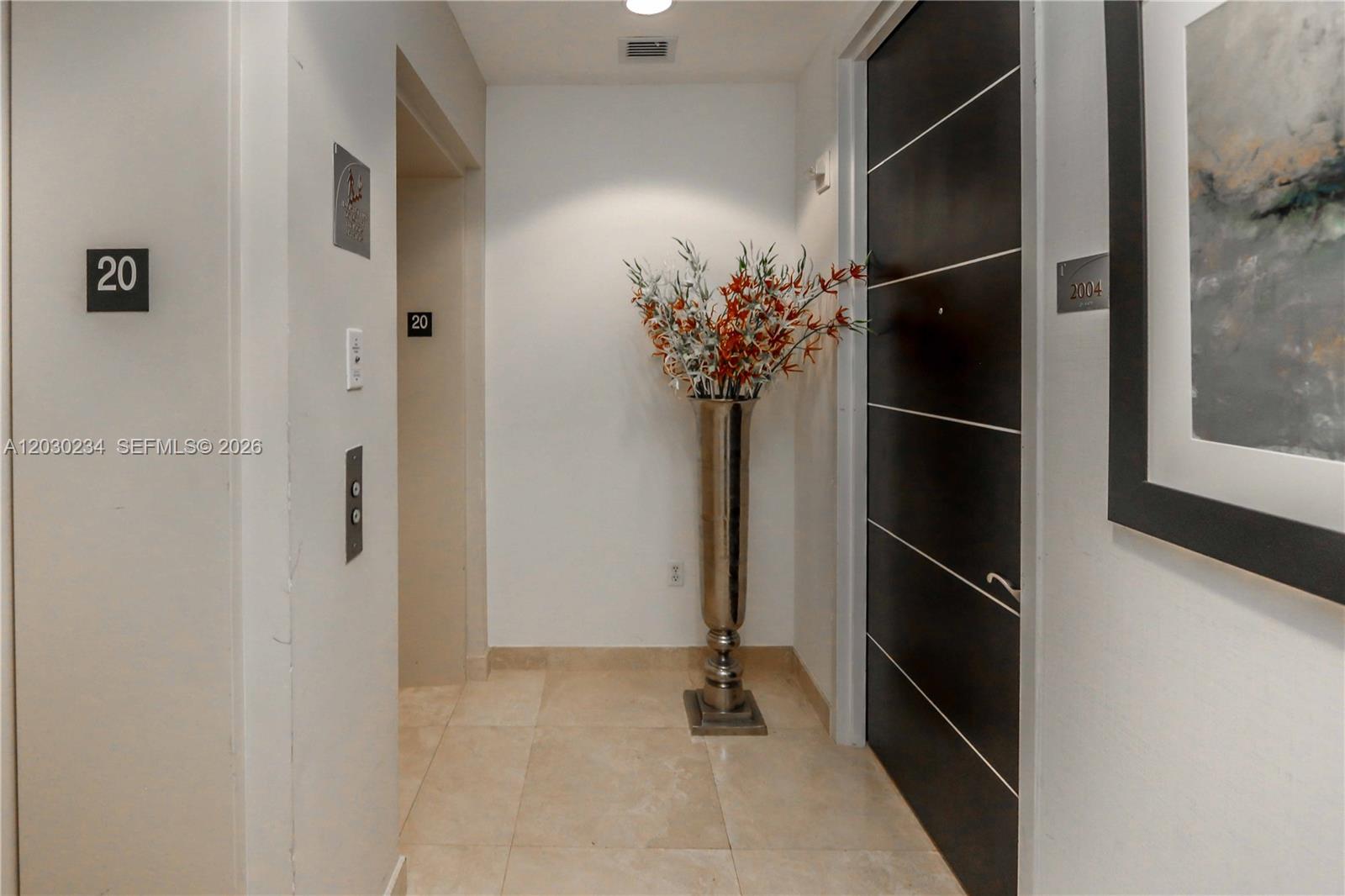 15901 Collins Avenue 2004 Property Photo 3