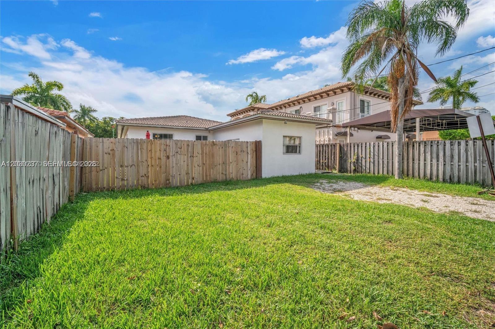 1635 Hollywood Boulevard A Property Photo 23